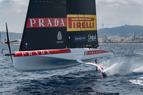 Luna Rossa cambia stile: la nuova barca a vela Prada Pirelli per l 